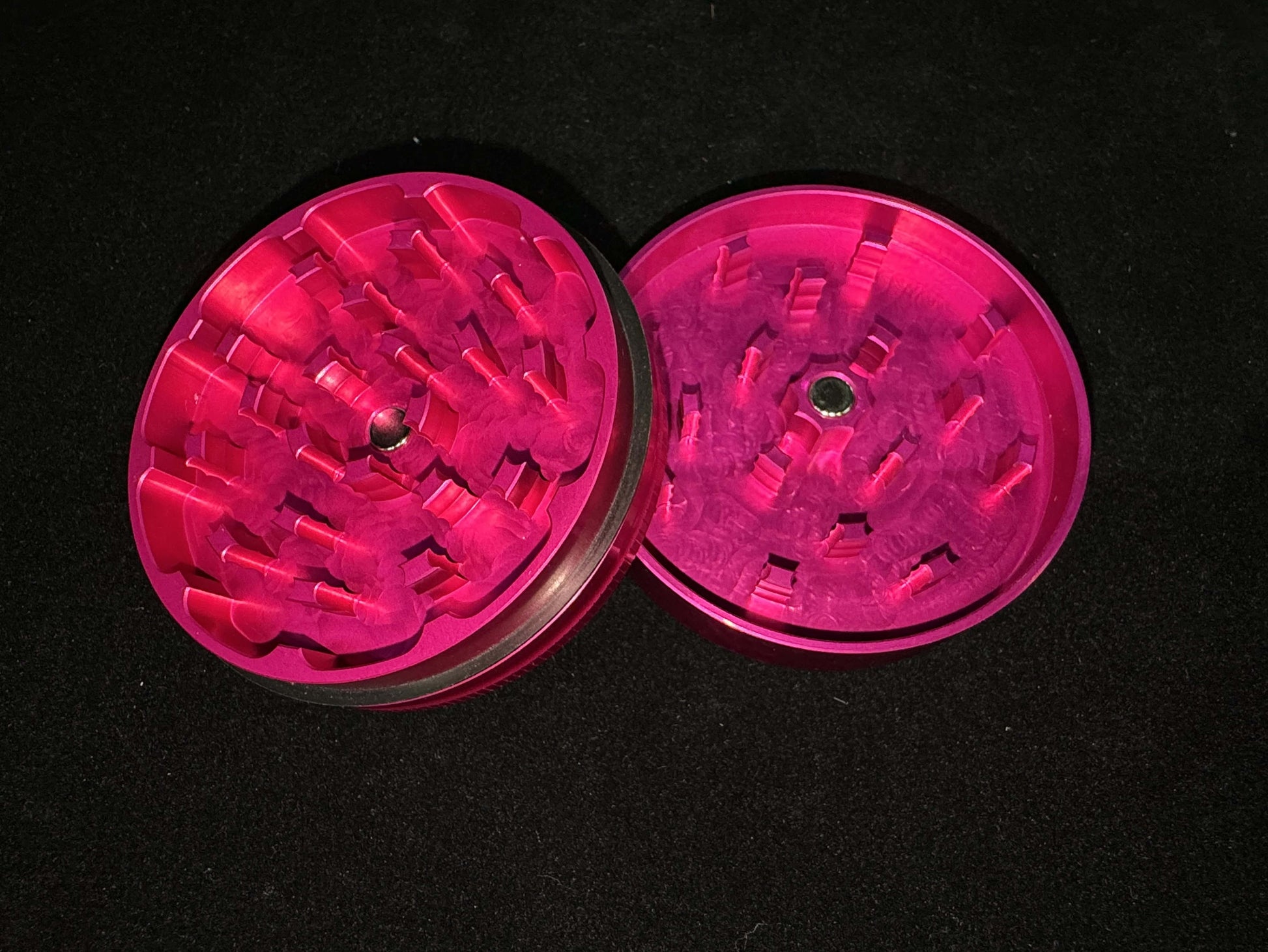 Santa Cruz XL 4-Piece Herb Grinder – Pink