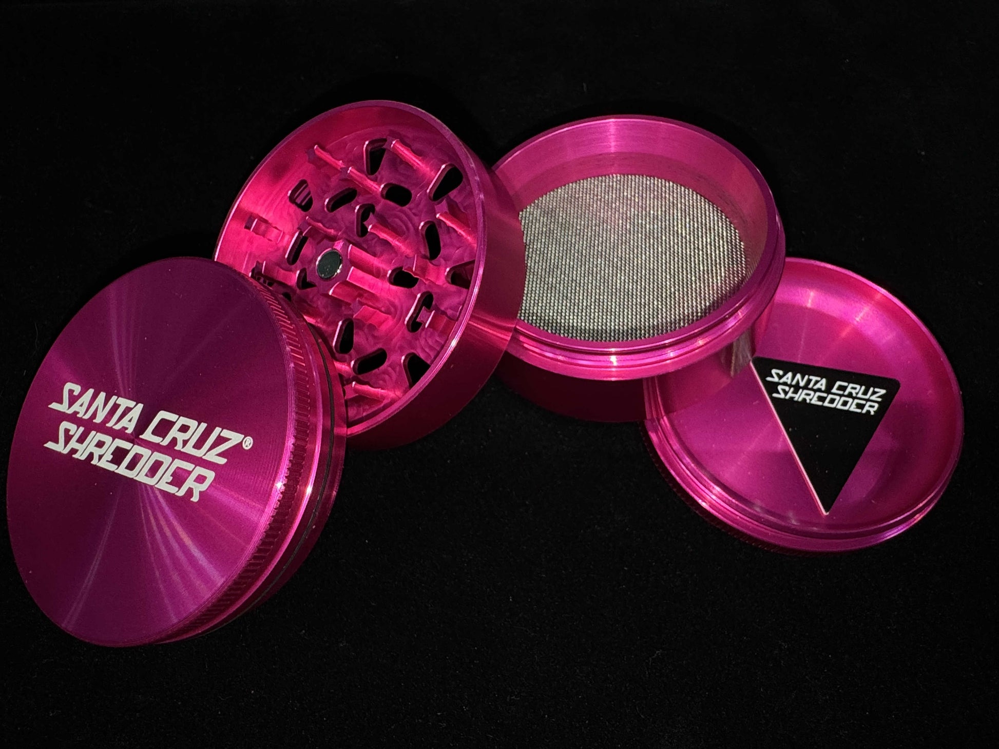 Santa Cruz XL 4-Piece Herb Grinder – Pink